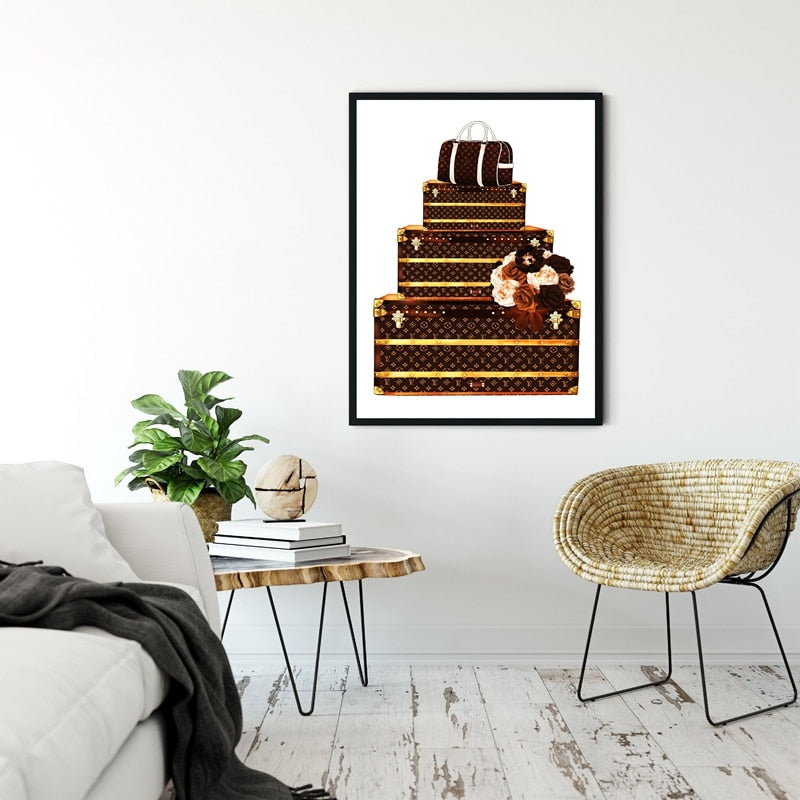Flot og unik plakat i 2 variationer - med motiv af stablede fashion bøger eller æsker